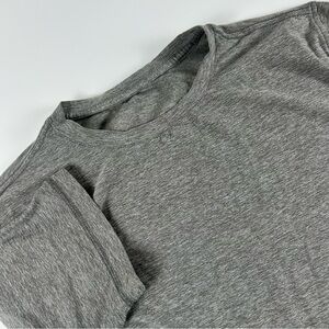 Vuori Mens SZ S Short Sleeve Strato Tech Tee Grey Heather Casual Athletic